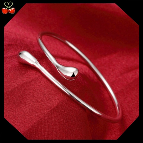 Mary's Cherries Boutique Jewelry - 🍒 925SS Silver DROP Bracelet